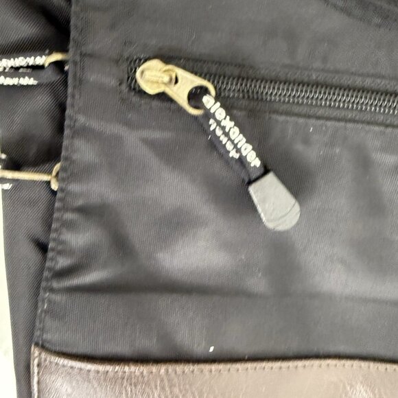 Derek Alexander Black Organizer Crossbody Travel Bag Multi Pockets - Picture 4 of 11